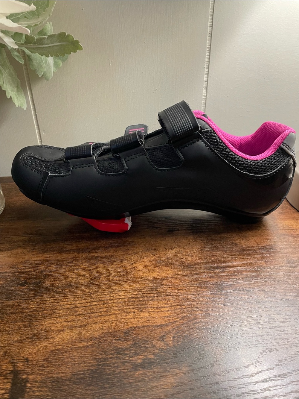 Women’s Athletic Cycling Shoe - Black with Pink